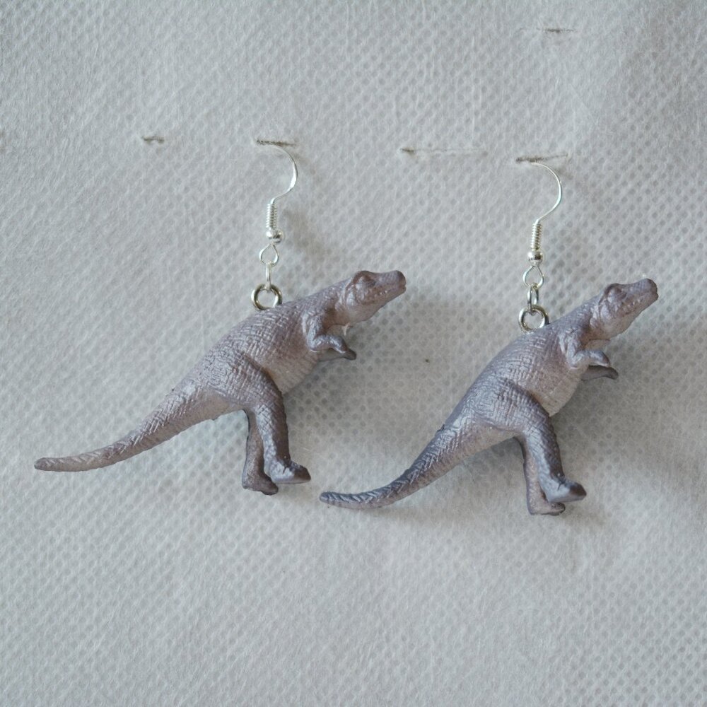 ❤️ Grey Tyrannosaurus Rex Dinosaur Statement Earrings